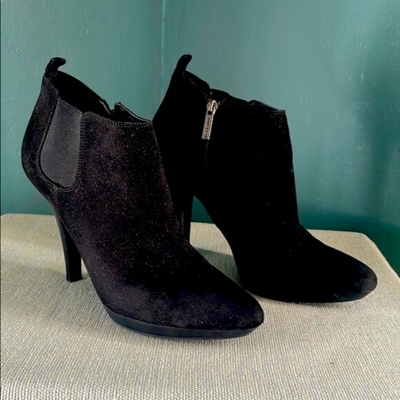 Nine West Shoes - Black suede leatherAnkle Boots Nine West size 8